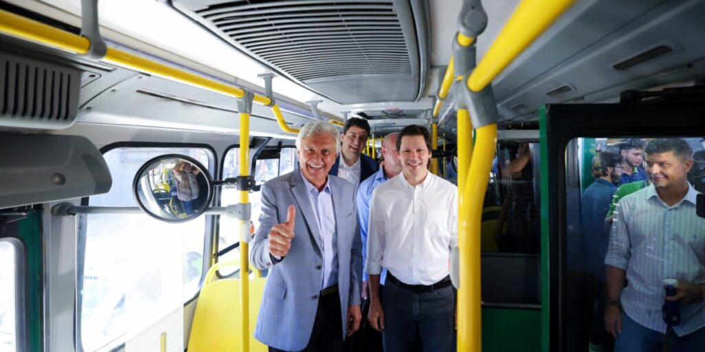 Caiado inaugura três novas estações do Eixo Anhanguera