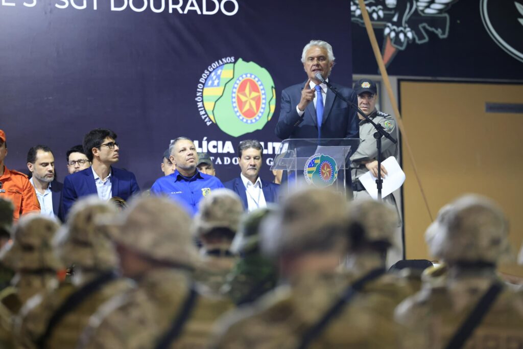 Caiado prestigia formatura de policiais do COD