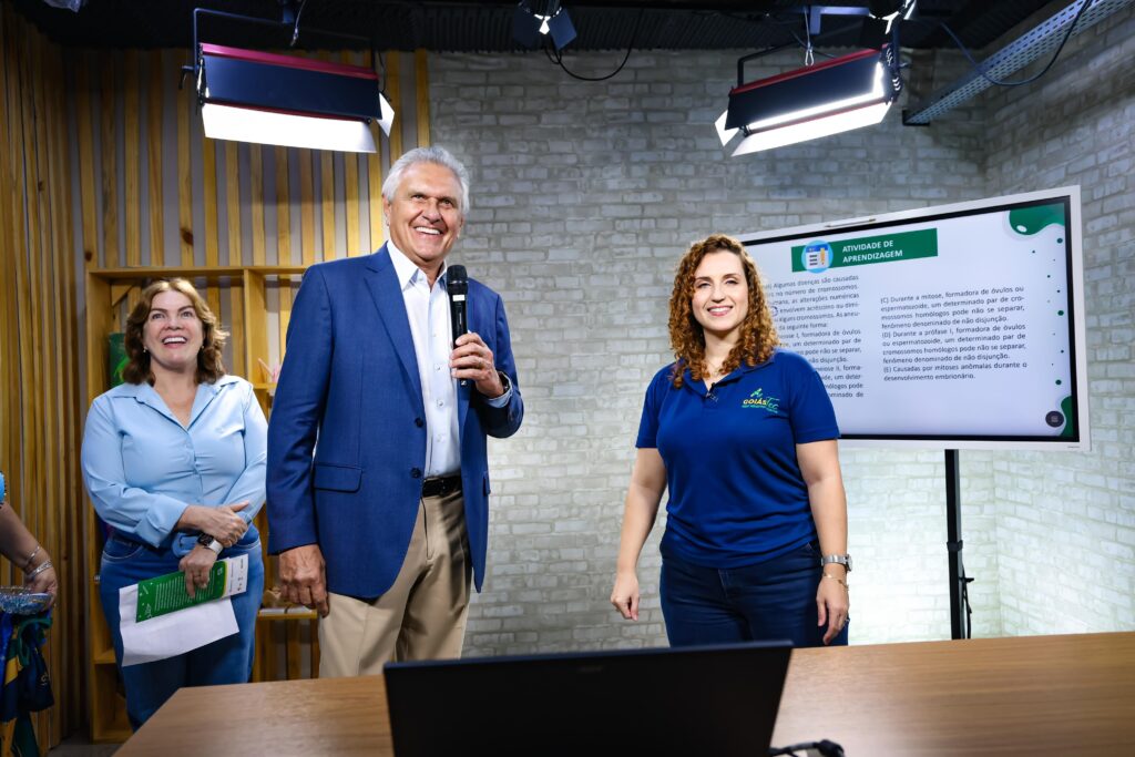 Ao entregar Centro de Mídias do GoiásTec, Caiado destaca que a tecnologia garante ensino de qualidade a estudantes afastados dos centros urbanos