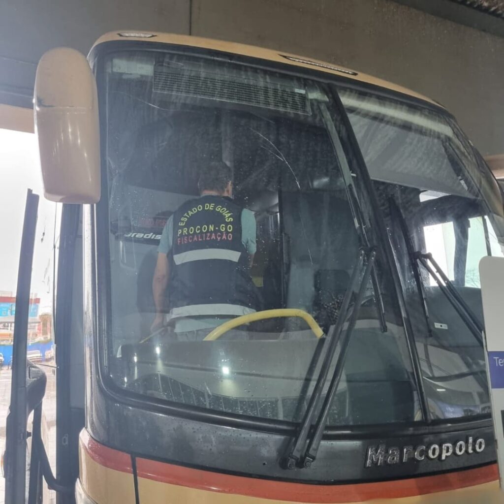 Procon autua empresa de transporte rodoviário por mal conservação de veículo Procon autua empresa de transporte rodoviário por mal conservação de veículo