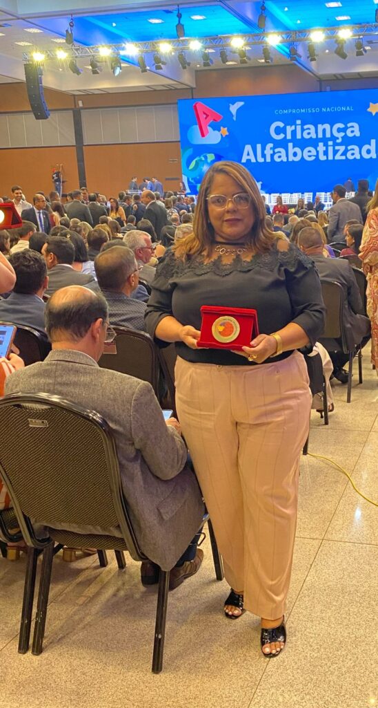 Bonópolis recebe Selo Nacional de Compromisso com a Alfabetização do MEC Bonópolis recebe Selo Nacional de Compromisso com a Alfabetização do MEC