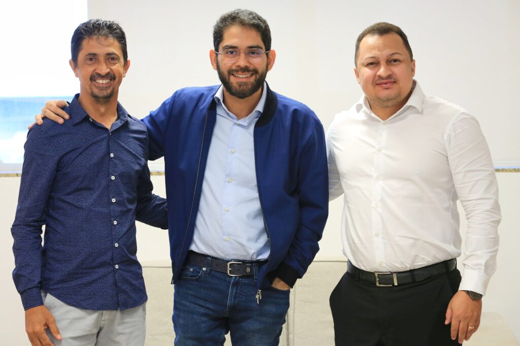 Vice-prefeito de Amaralina Joani Araújo busca recursos para o município em reunião com Lincon Tejota