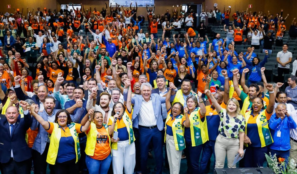 Caiado reforça parceria com municípios para valorizar agentes de saúde