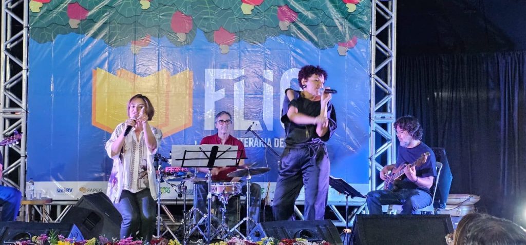 Cláudia Vieira e Maria Eugênia fazem circuito musical pelo estado Cláudia Vieira e Maria Eugênia fazem circuito musical pelo estado