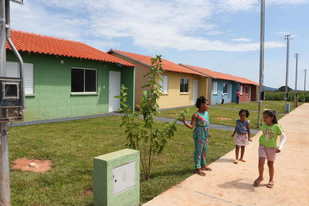 Estado sorteia casas a custo zero em Nova Crixás e Bonópolis