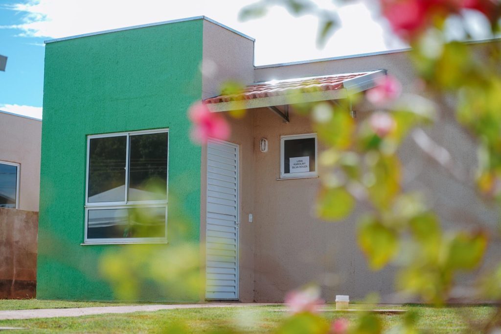 Governo entrega 116 casas em Novo Planalto, Mara Rosa e Campinorte