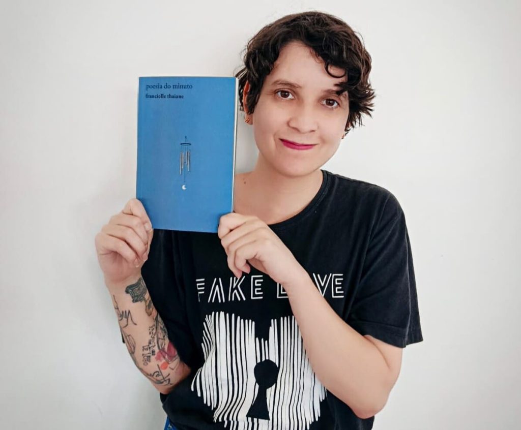 Vila Cultural Cora Coralina recebe lançamento de "Poesia do Minuto"