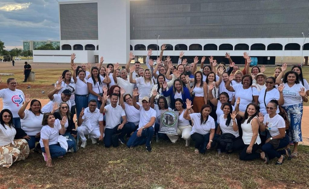 Deputado Eduardo Fortes reforça apoio à PEC 19 e mobiliza classe política em favor do piso da Enfermagem Deputado Eduardo Fortes reforça apoio à PEC 19 e mobiliza classe política em favor do piso da Enfermagem