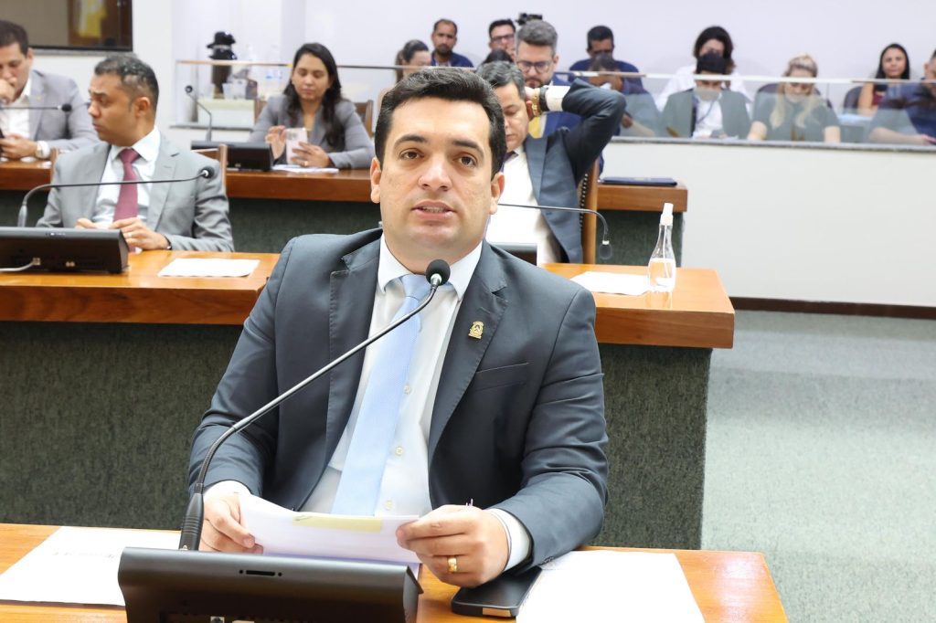 Deputado Gutierres Torquato propõe criação da Rota Turística da Ilha do Bananal no Tocantins
