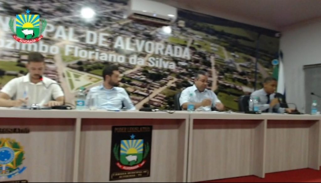 Douglas Mengoni segue sem justificar denúncias e vereadores evitam debate sobre supostas irregularidades na Câmara de Alvorada