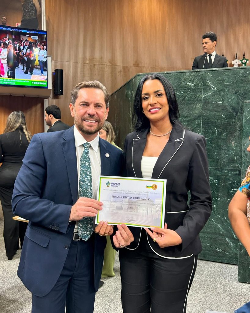 Primeira-dama Elizama Araújo recebe honraria na Alego por serviços prestados à população de Bonópolis Primeira-dama Elizama Araújo recebe honraria na Alego por serviços prestados à população de Bonópolis