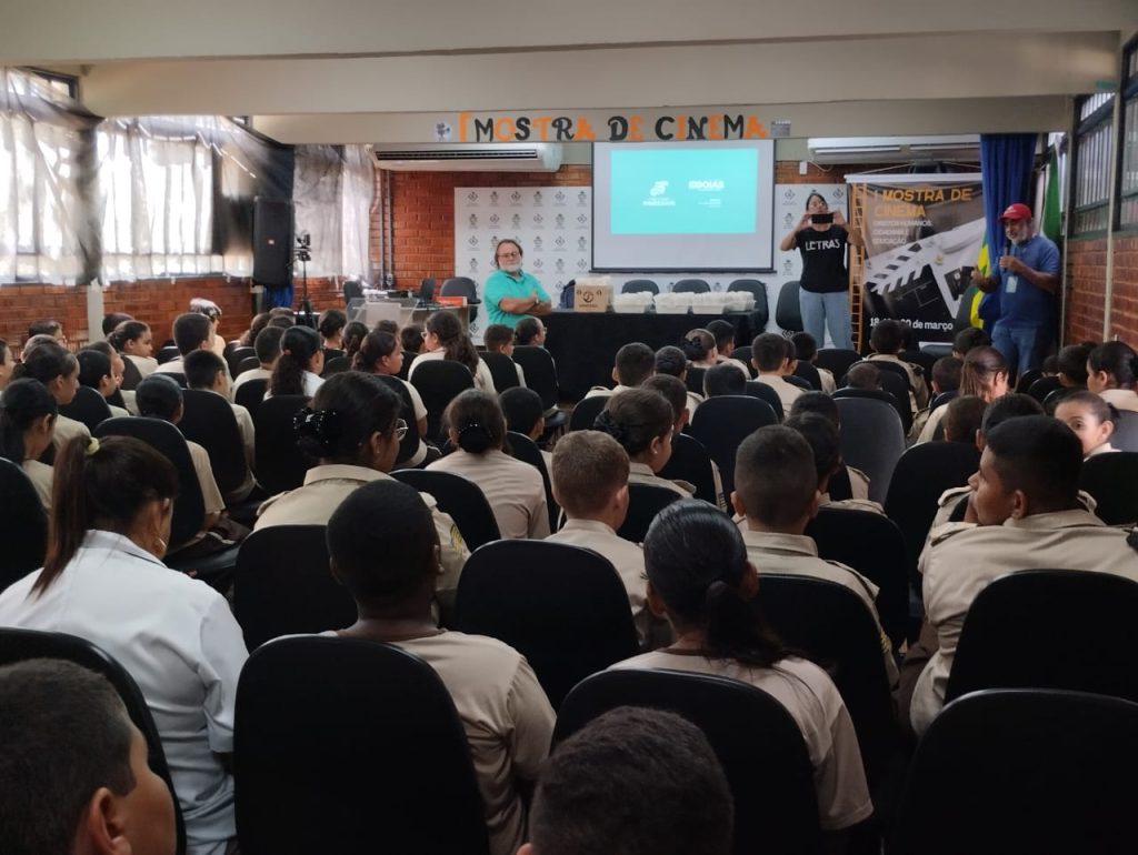 Cine Goiás Itinerante chega a Nova Crixás com sessões de cinema gratuitas