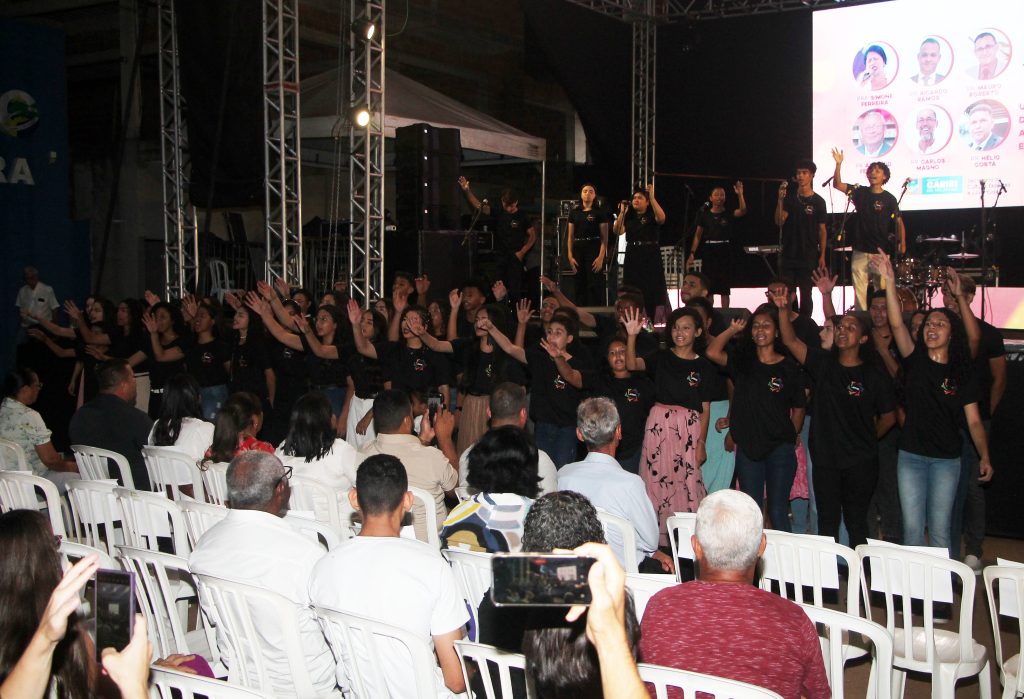 Comemoração ao Dia do Evangélico 2025 da cidade de Cariri do Tocantins é encerrada com show gospel promovido pela Prefeitura Municipal