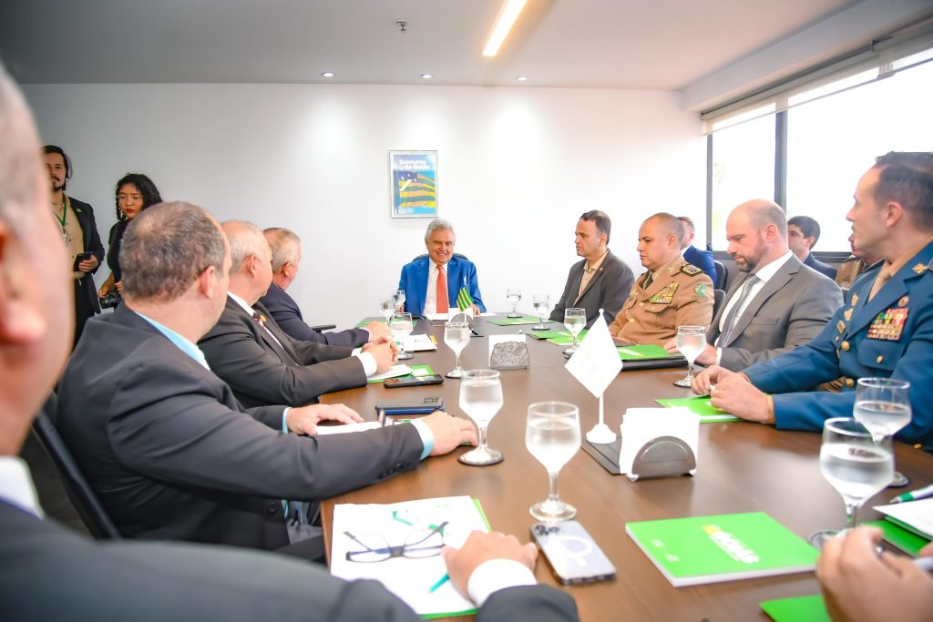 Em Brasília, Caiado é homenageado por entidades nacionais de segurança pública