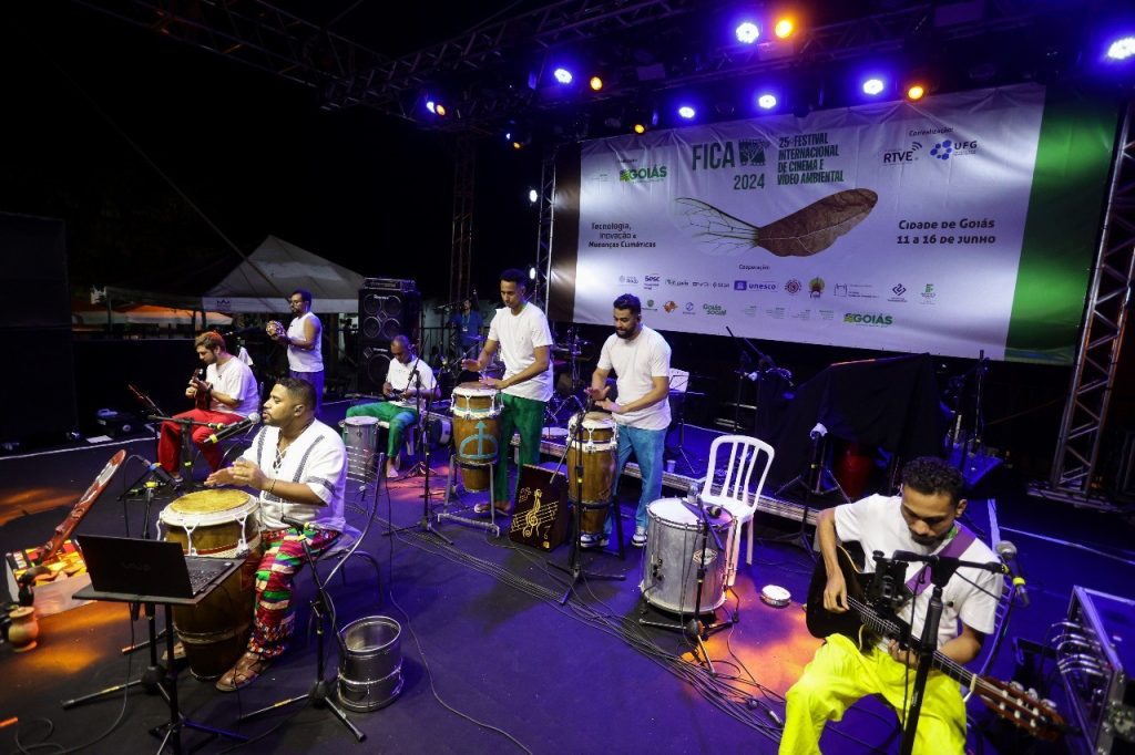 Fica 2025 prorroga inscrições para apresentações artísticas