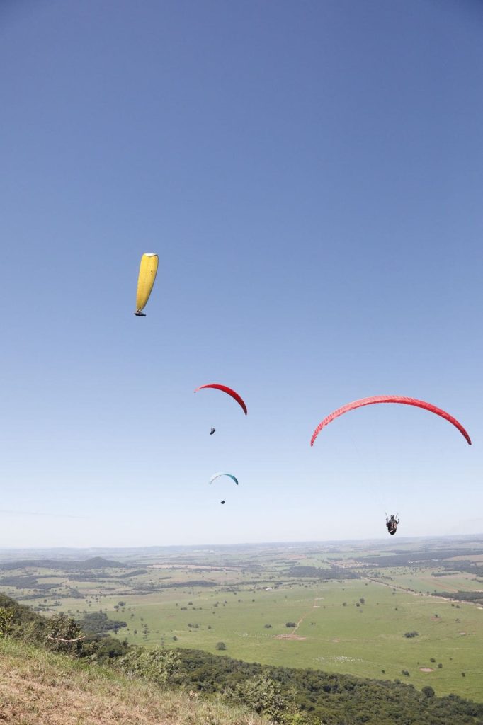 Goiás recebe pilotos de todo o Brasil para Circuito Centro-Oeste de Parapente