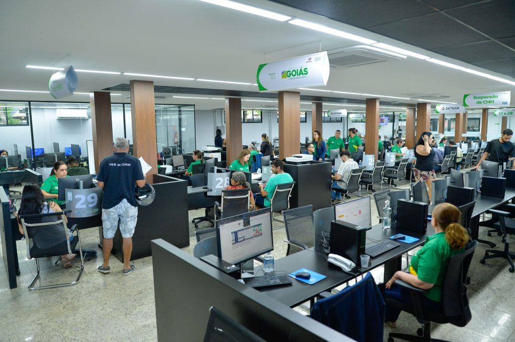 Ponto facultativo altera funcionamento de repartições públicas estaduais