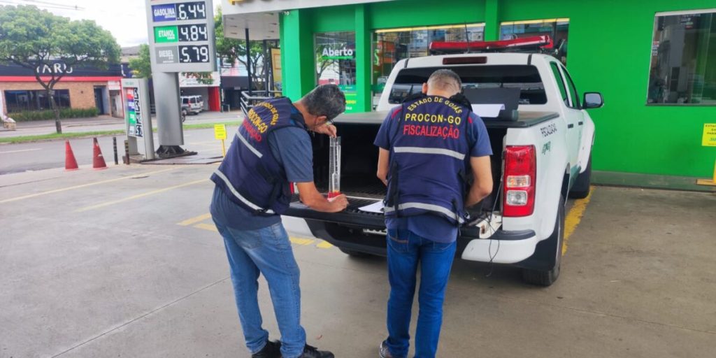 Procon notifica postos em Goiânia por aumento no preço do combustível