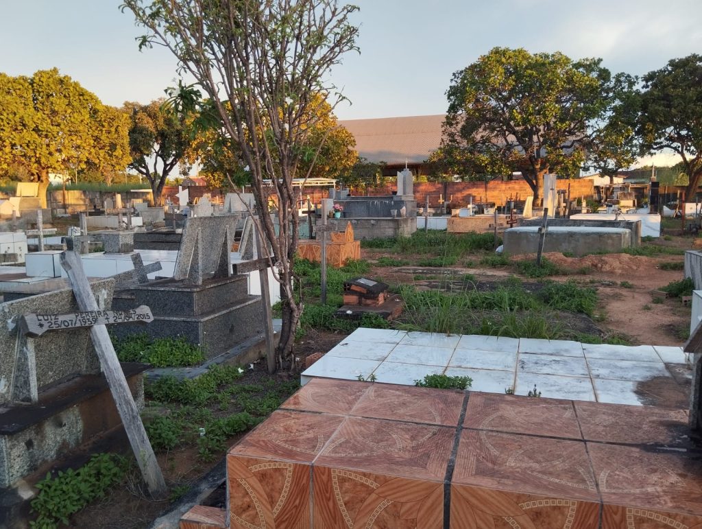 Cemitério em condições precárias faz vereadora Gleysiani Ferreira cobrar ação da Prefeitura de São Valério do Tocantins