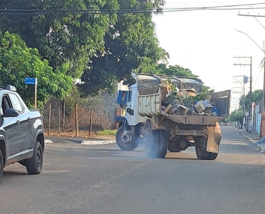 Prefeitura de Talismã mantém equipe própria e terceirização de limpeza urbana com contrato de R$ 20,5 mil por mês