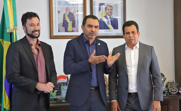 Governador Wanderlei Barbosa anuncia 240 vagas em cursos de pós-graduação para educadores da rede pública em parceria com a UFT Governador Wanderlei Barbosa anuncia 240 vagas em cursos de pós-graduação para educadores da rede pública em parceria com a UFT