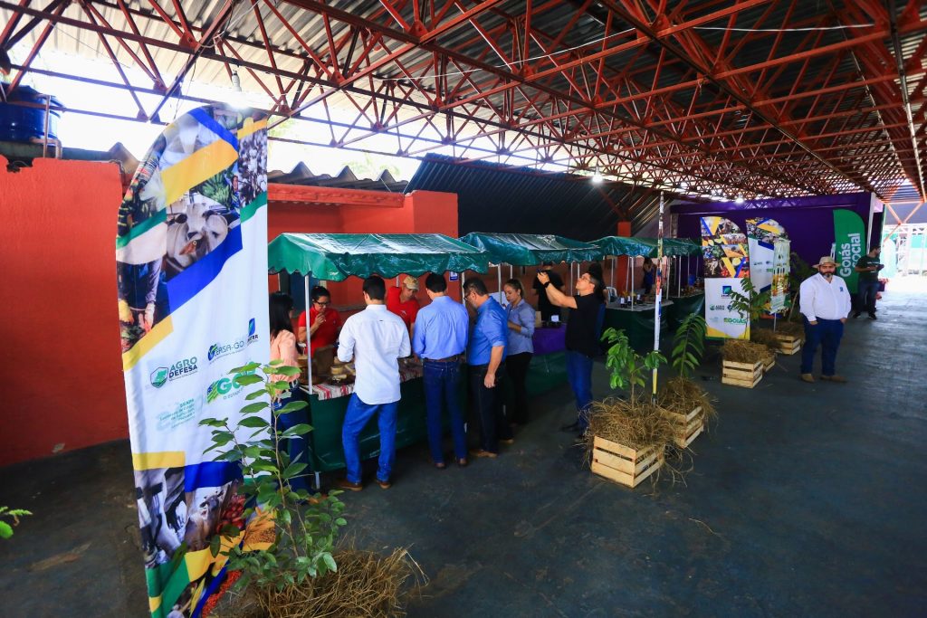 Agrodefesa leva orientações sanitárias à 78ª Exposição Agropecuária