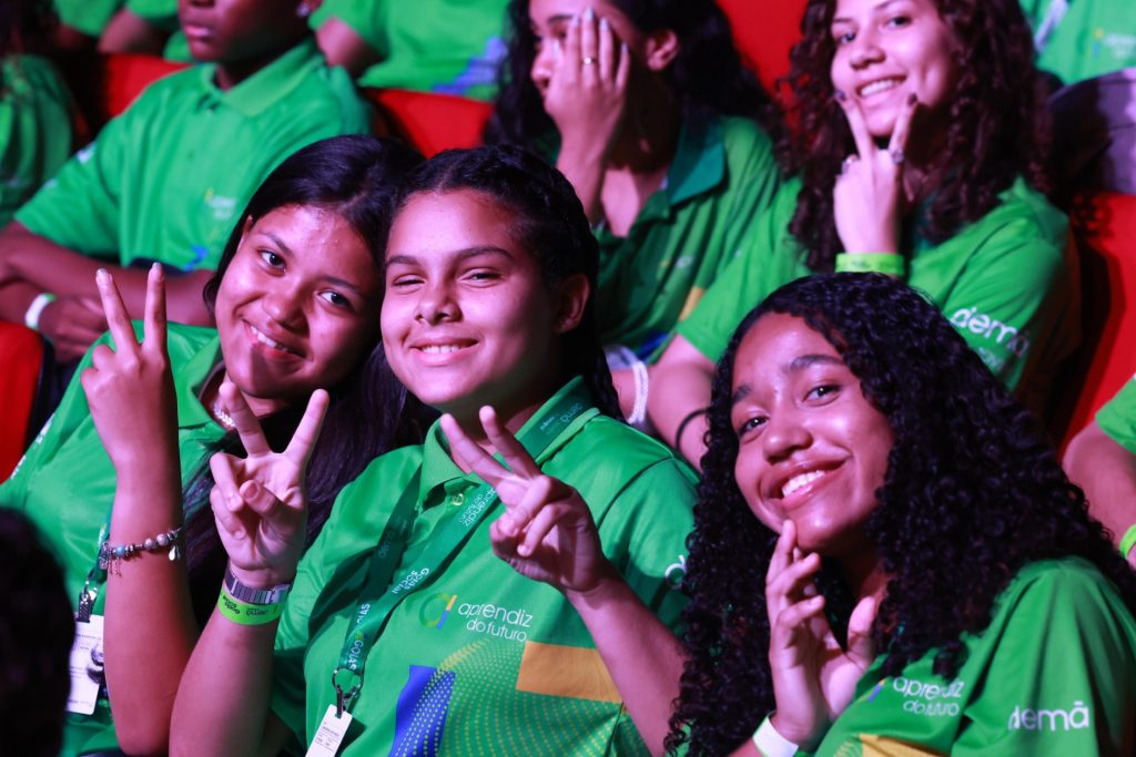 Caiado amplia programa Aprendiz do Futuro para 10 mil jovens