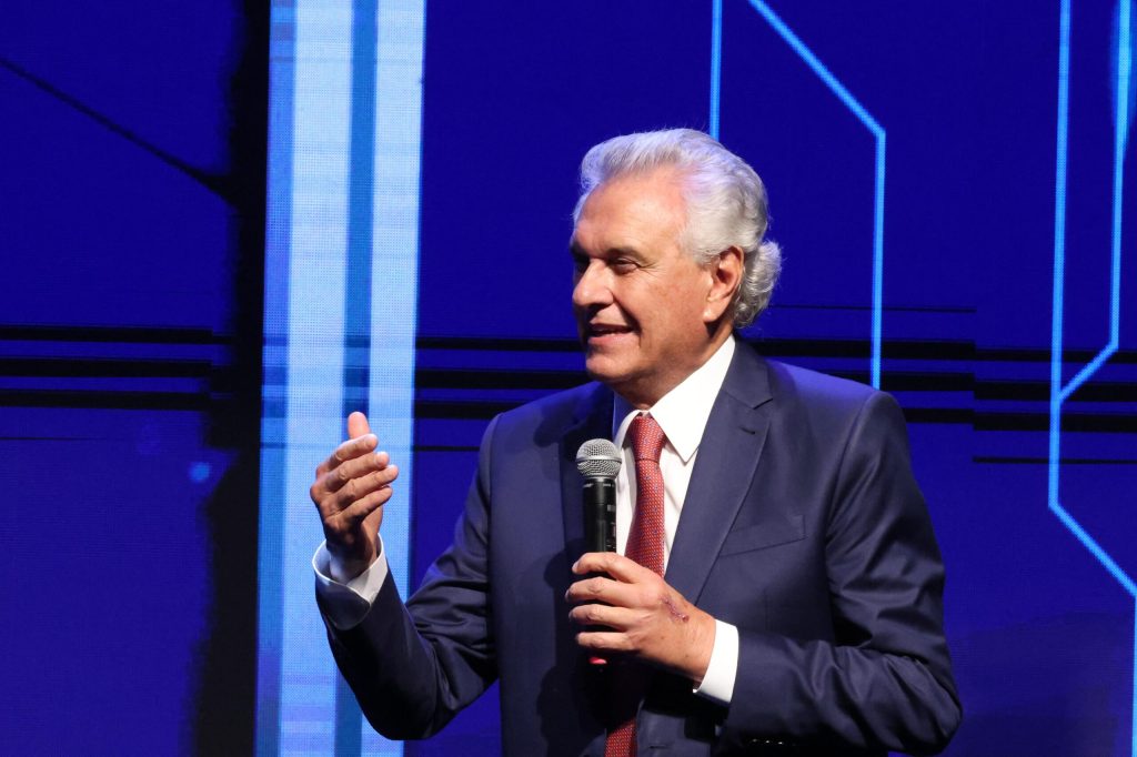 Caiado propõe lei que incentiva o desenvolvimento da IA no estado