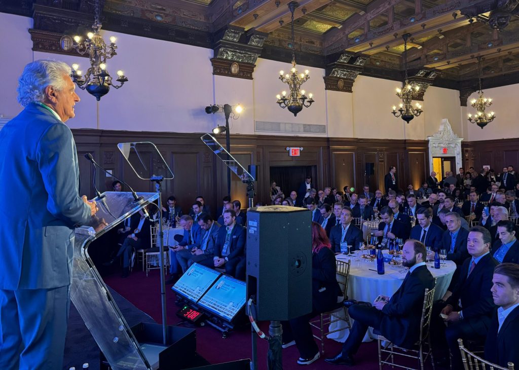 Nos EUA, Caiado destaca equilíbrio fiscal e avanço tecnológico