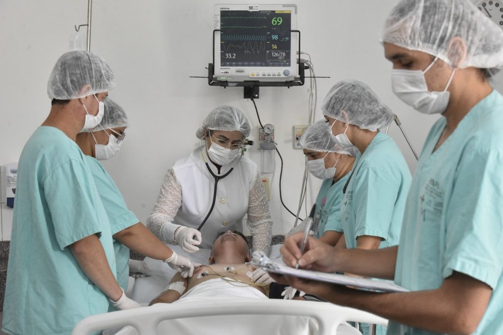 Projeto pioneiro visa reduzir fila nos hospitais estaduais pela metade Projeto pioneiro de Goiás visa reduzir fila de espera nos hospitais estaduais pela metade