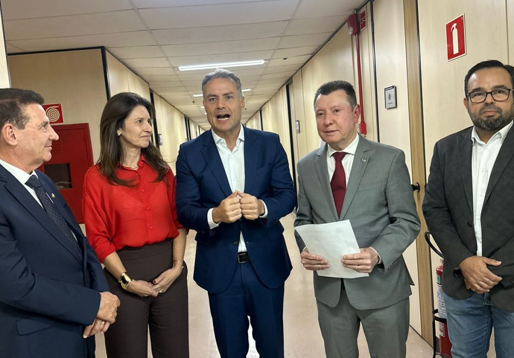 Prefeita Vanuza representa prefeitos do Norte em reunião sobre duplicação da BR-153 e nova ponte interestadual