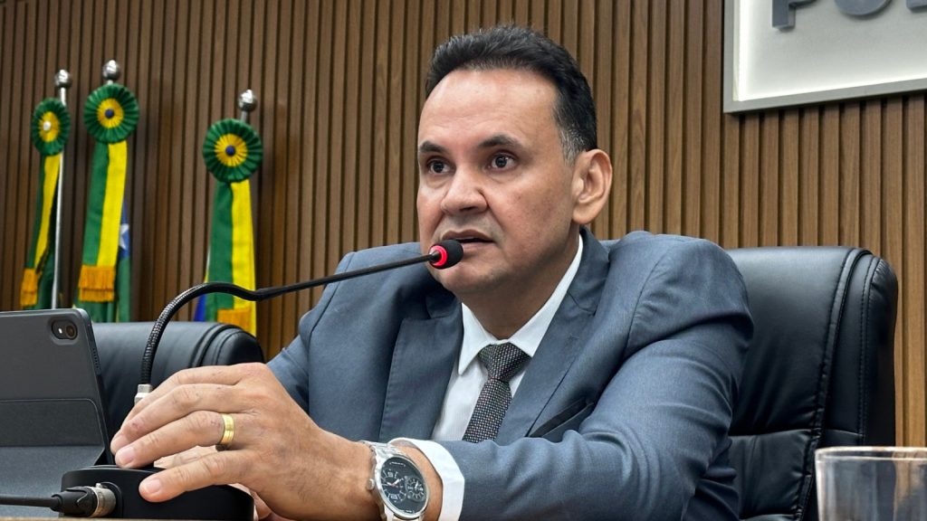 Durão diz que não sabia da acusação contra colega de base na suposta agressão a assessora: “Vou atrás agora mesmo”