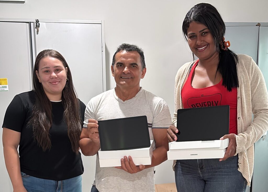 Figueirópolis entrega tablets aos servidores do Cadastro Único e fortalece atendimento às famílias do Bolsa Família