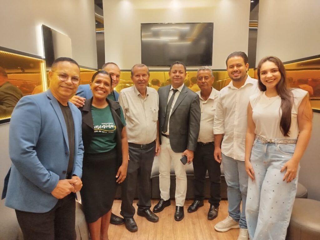 Programação de fim de ano em Mutunópolis começa com chave de ouro e promete grandes noites na Praça Central Programação de fim de ano em Mutunópolis começa com chave de ouro e promete grandes noites na Praça Central