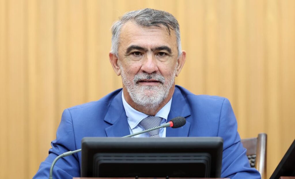 Nome de Amélio Cayres volta a ser ventilado para disputar apoio do Palácio Araguaia