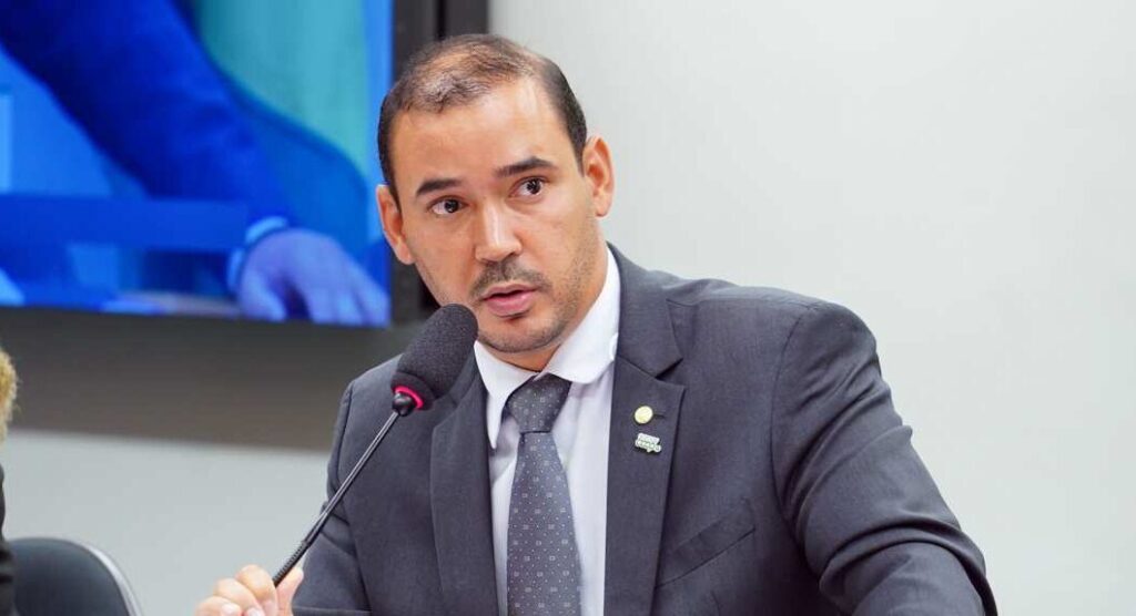 Vicentinho Júnior agradece apoio de liderança do funcionalismo público e elenca serviços prestados aos servidores públicos Vicentinho Júnior agradece apoio de liderança do funcionalismo público e elenca serviços prestados aos servidores públicos