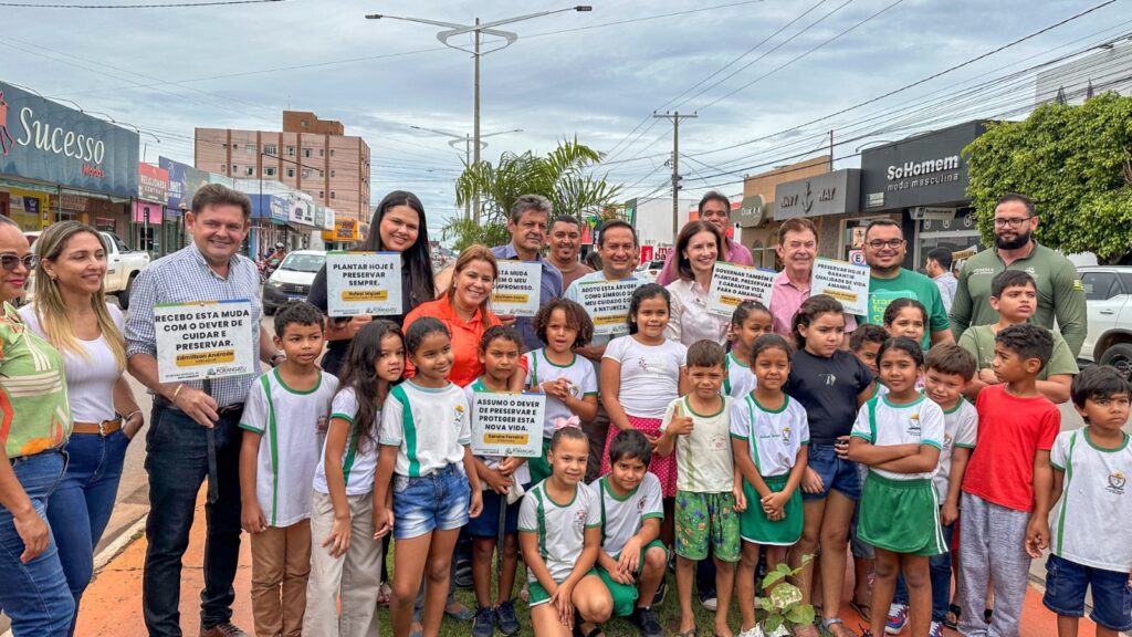 Cidade Mais Verde e Sustentável: Porangatu Inicia Plantio de Ipês na Avenida Federal Cidade Mais Verde e Sustentável: Porangatu Inicia Plantio de Ipês na Avenida Federal