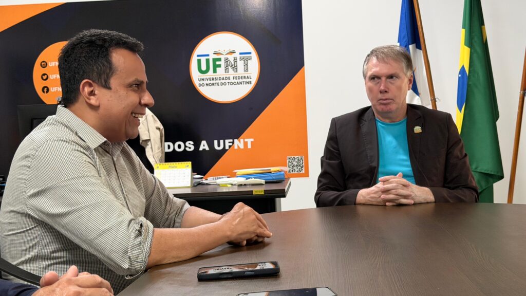 Fábio Vaz assume compromisso com emendas para universidades públicas em agenda na UFNT