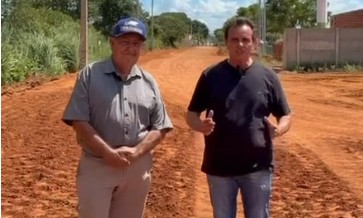 Prefeito Dioclécio Araújo acompanha obras de pavimentação asfáltica no povoado Cruzeiro do Norte Prefeito Dioclécio Araújo acompanha obras de pavimentação asfáltica no povoado Cruzeiro do Norte