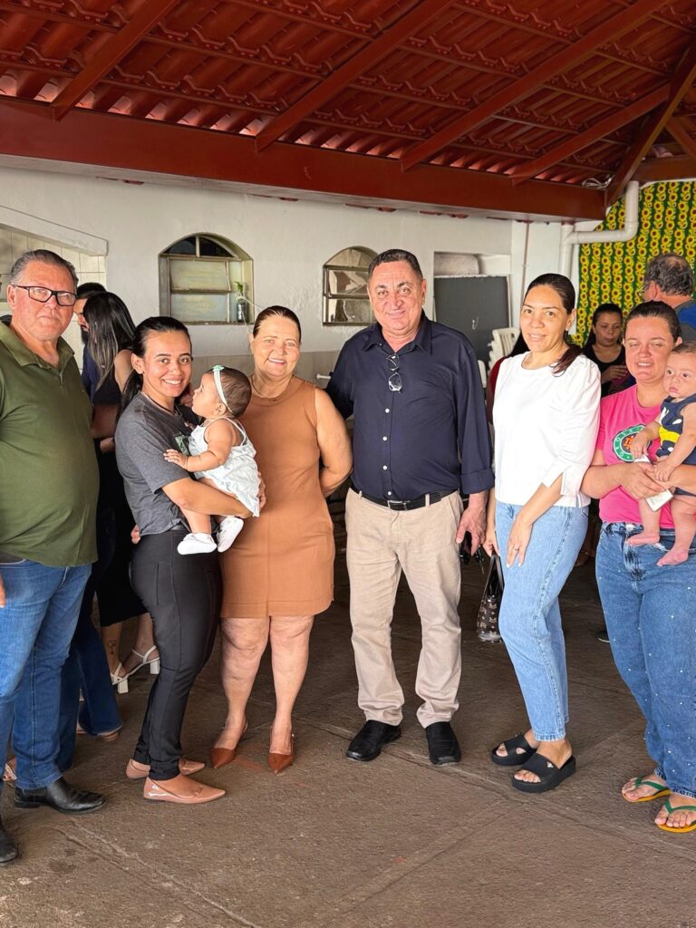 Prefeito Clemerson Lopes entrega cartões Mães de Goiás para 81 famílias em Montividiu do Norte-GO