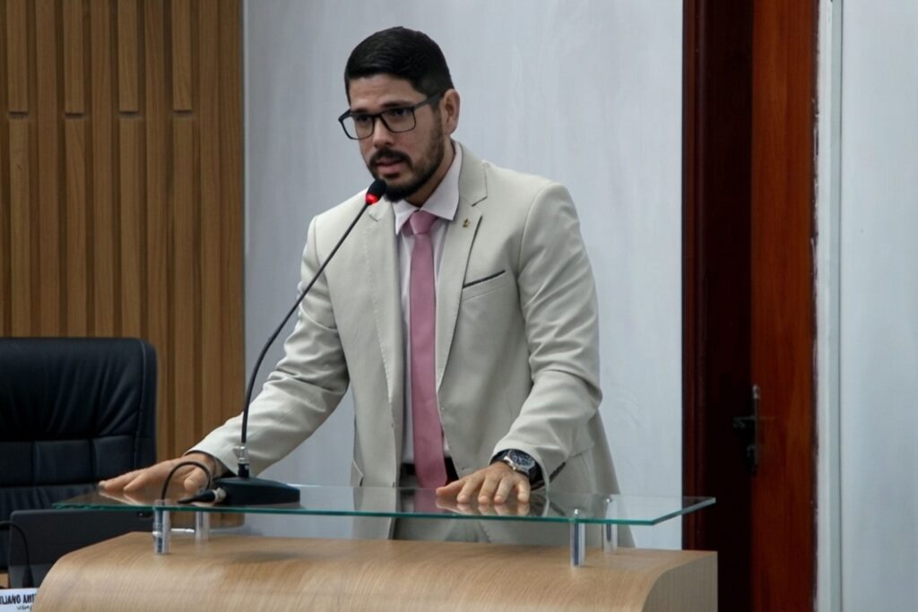 R$ 100 Milhões em Jogo: Vereador Lucas Freitas Exige Rigor e Transparência no Fim do Contrato do Instituto Alcance em Porangatu R$ 100 Milhões em Jogo: Vereador Lucas Freitas Exige Rigor e Transparência no Fim do Contrato do Instituto Alcance em Porangatu