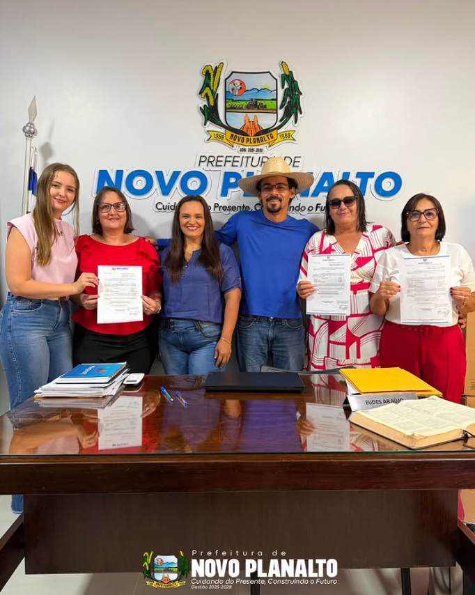 Novo Planalto homenageia servidoras pela dedicação ao serviço público Novo Planalto homenageia servidoras pela dedicação ao serviço público