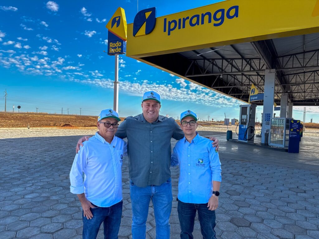 Prefeito Tetin participa da pré-inauguração do Posto Tom Petro e celebra novo investimento em Cariri