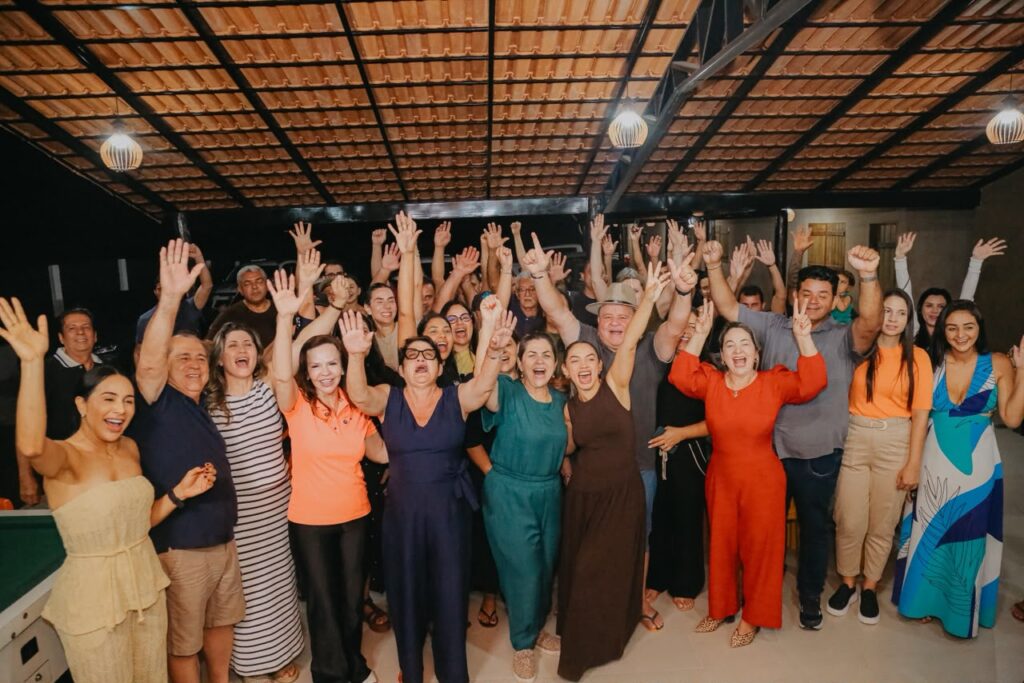 Prefeitos de seis municípios, vices e vereadores reforçam pré-candidatura de Dorinha ao governadora