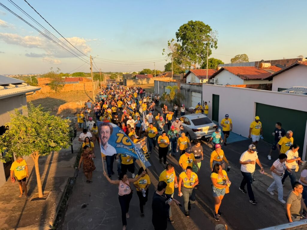 Eduardo Fortes reúne centenas de apoiadores em caminhada pelo Campo Bello ao lado de Josi Nunes